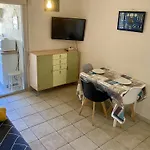 Climatise, Terrasse Et Parking Proche - Fr-1-338-604 *