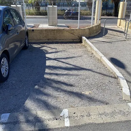 Climatise, Terrasse Et Parking Proche - Fr-1-338-604 *