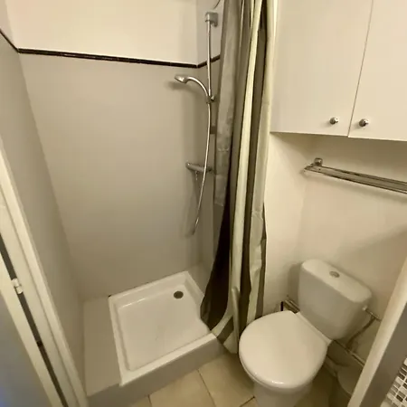 Climatise, Terrasse Et Parking Proche - Fr-1-338-604 塞特港