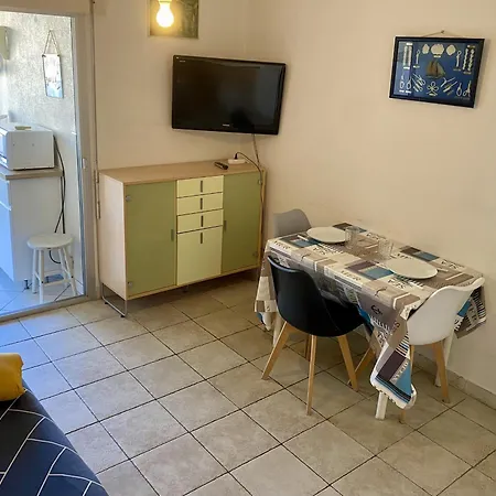 Climatise, Terrasse Et Parking Proche - Fr-1-338-604 *